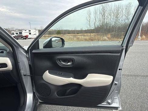 Used 2023 Honda HR-V LX image 18