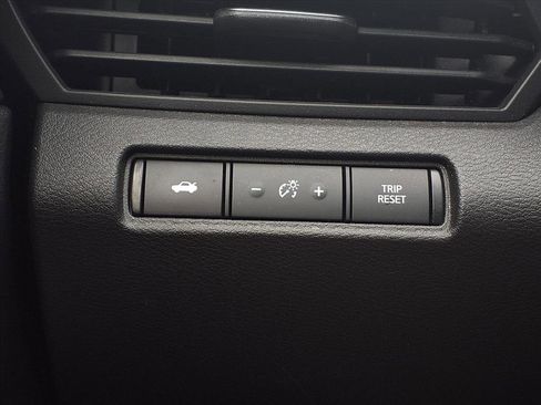 Used 2024 Nissan Altima 2.5 SV image 14