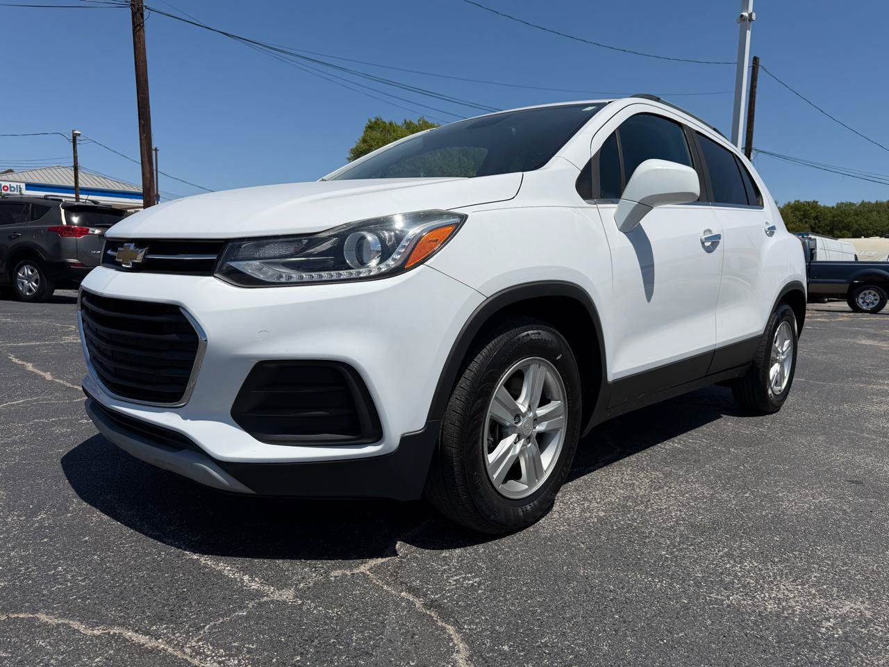 Used 2019 Chevrolet Trax LT w/ LT Convenience Package FWD image 2