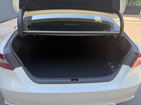 Used 2019 Toyota Camry XSE FWD image 18