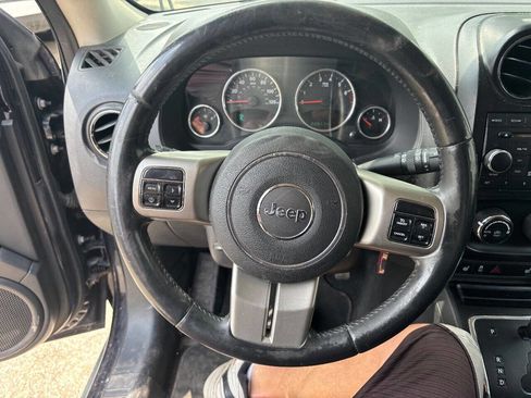 Used 2011 Jeep Patriot Latitude w/ Sun/Sound Group image 18