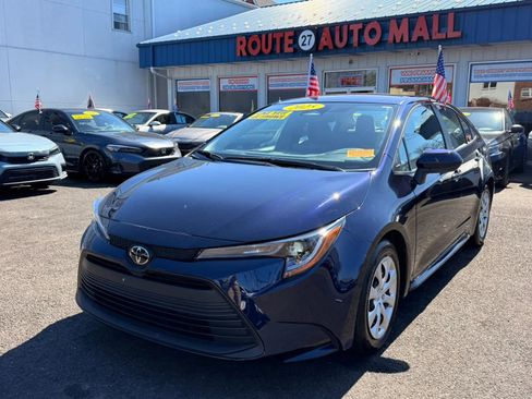 Used 2025 Toyota Corolla LE image 4