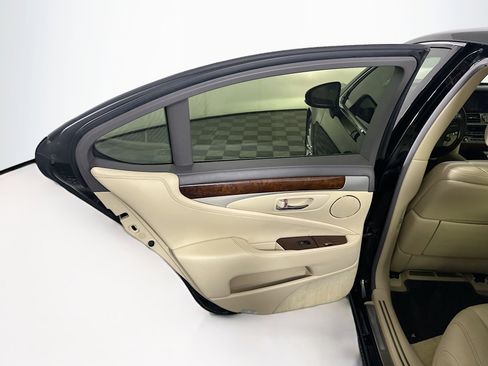 Used 2013 Lexus LS 460 image 26