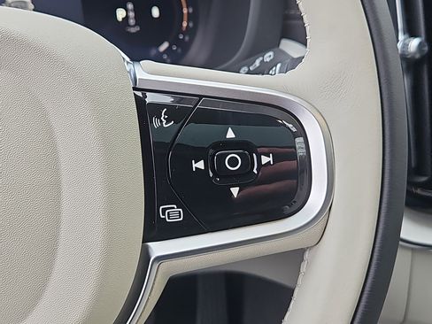 New 2026 Volvo XC60 B5 Ultra w/ Protection Package Premier image 17