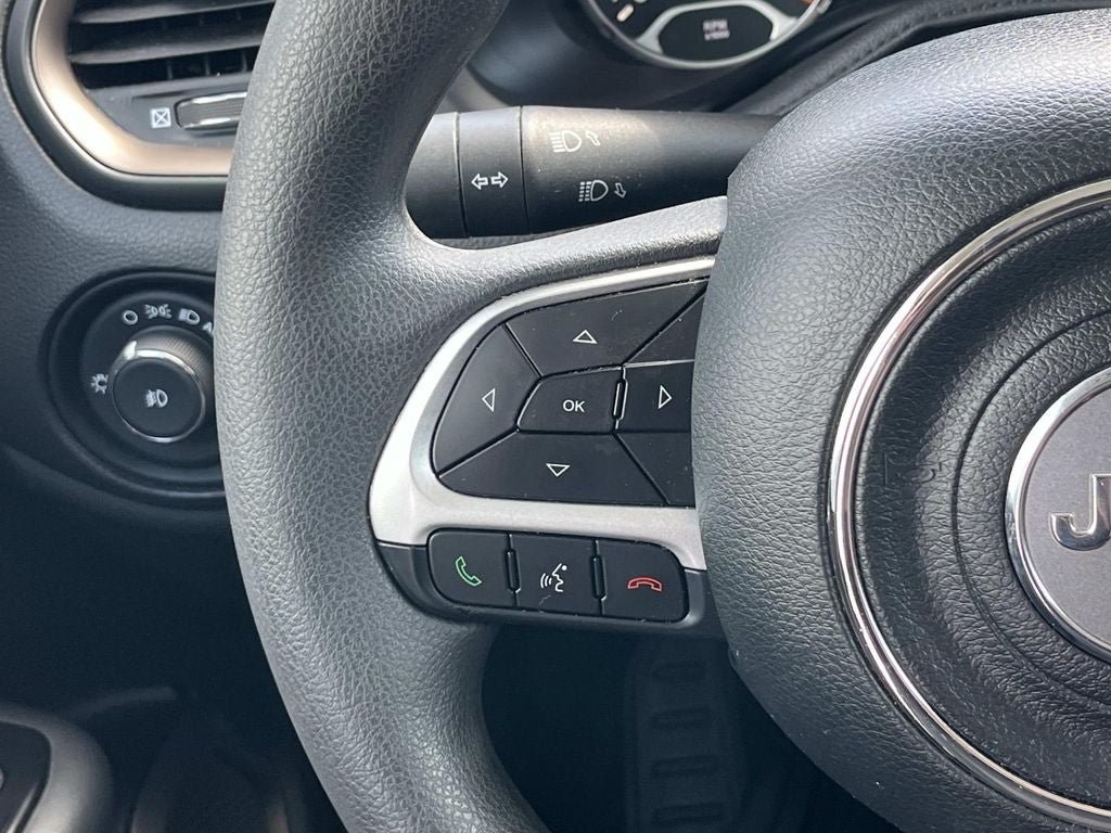Used 2023 Jeep Renegade Latitude AWD/4WD image 18