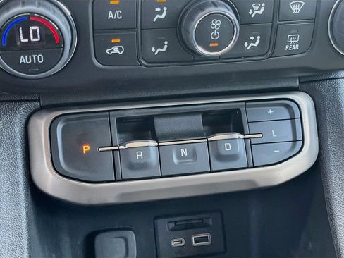 Used 2023 GMC Acadia Denali w/ Black Diamond Edition FWD image 17