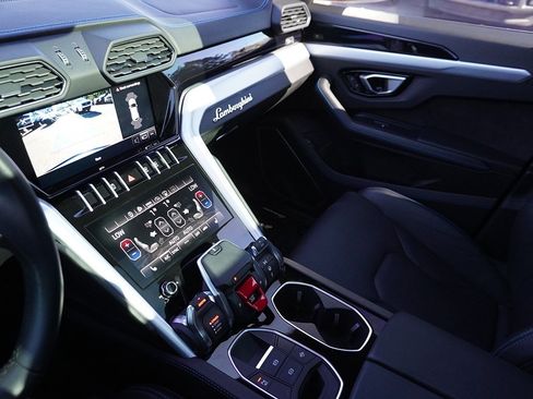 Used 2022 Lamborghini Urus image 59