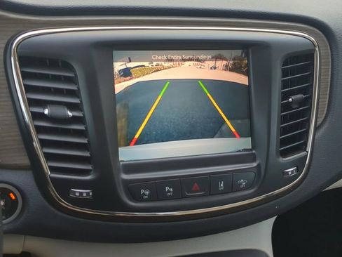 Used 2015 Chrysler 200 C w/ Navigation & Sound Group I image 27