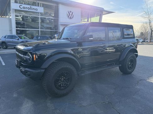 Used 2023 Ford Bronco Wildtrak image 14