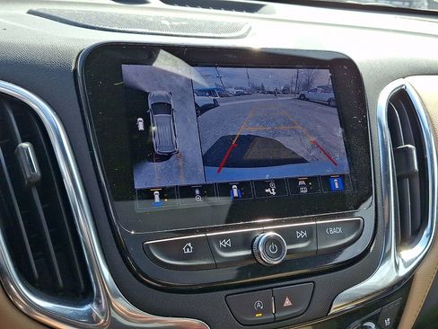 Used 2022 Chevrolet Equinox Premier image 18