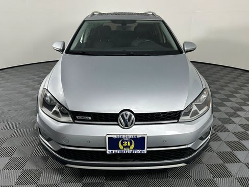 Used 2017 Volkswagen Golf Alltrack SE image 3