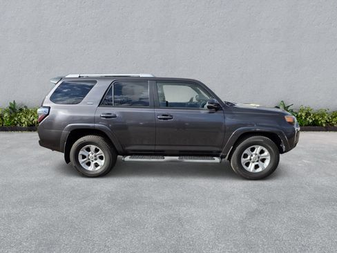 Used 2016 Toyota 4Runner SR5 Premium RWD image 5
