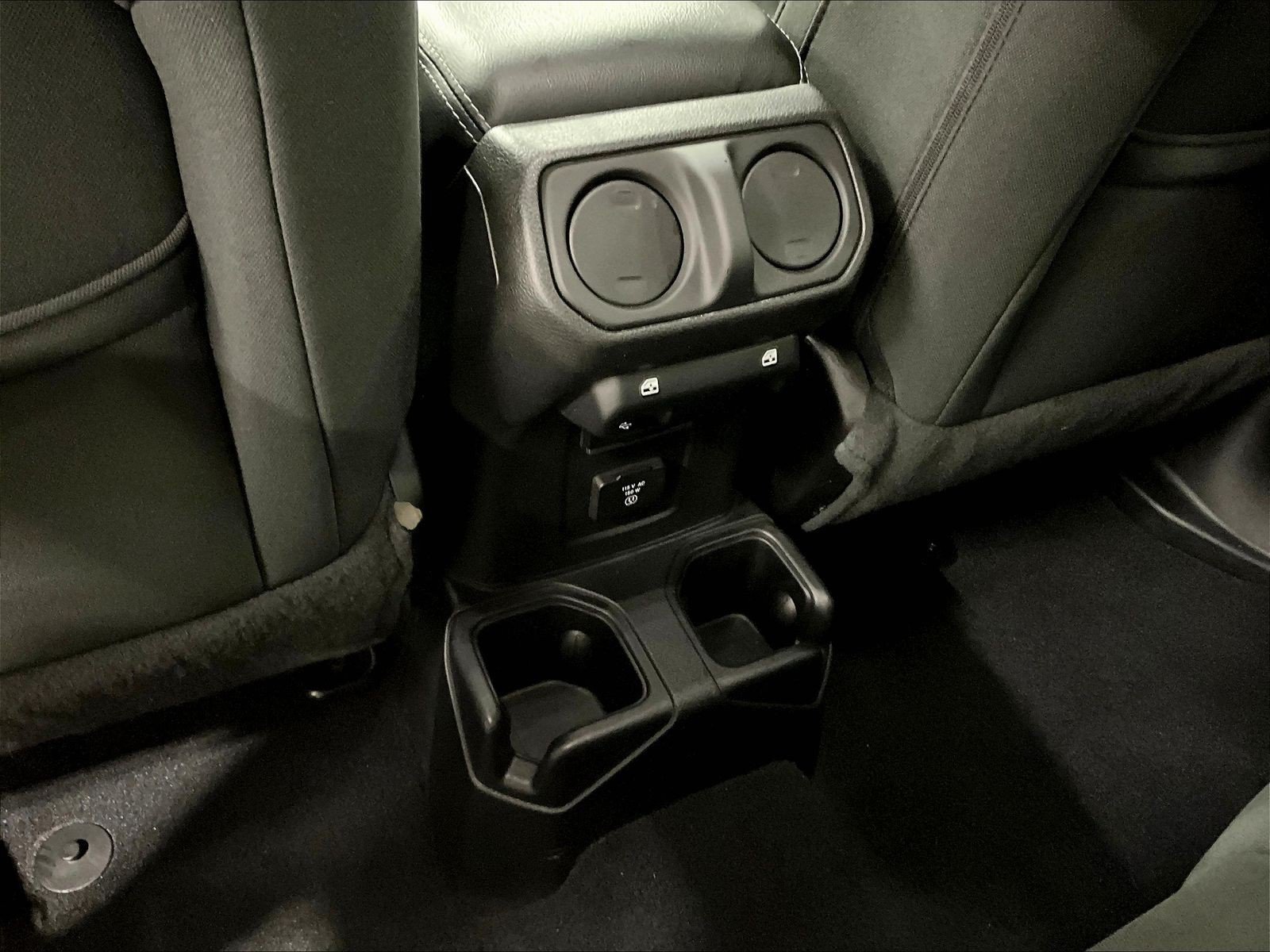 Used 2019 Jeep Wrangler Unlimited Sahara w/ Safety Group AWD/4WD image 10