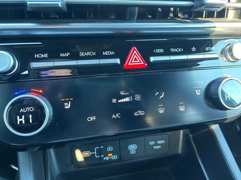 Used 2025 Hyundai Santa Cruz SEL AWD/4WD image 36