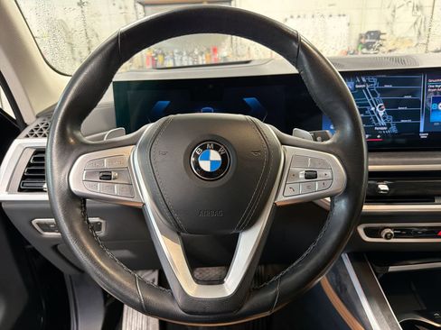 Used 2023 BMW X7 xDrive40i w/ Premium Package image 29