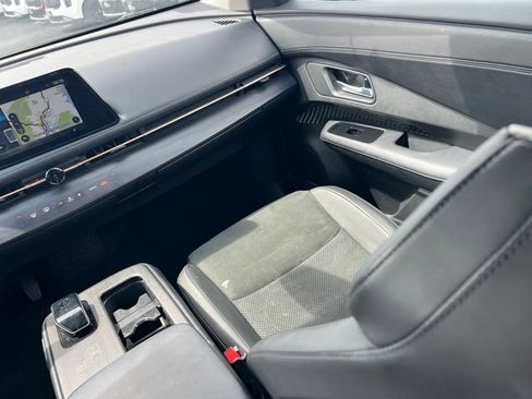 Used 2023 Nissan Ariya FWD image 11