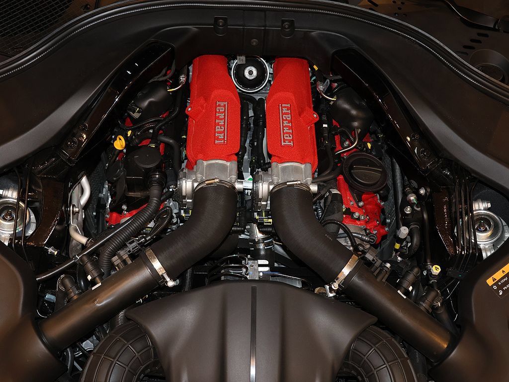 Certified 2025 Ferrari Roma Spider RWD image 99