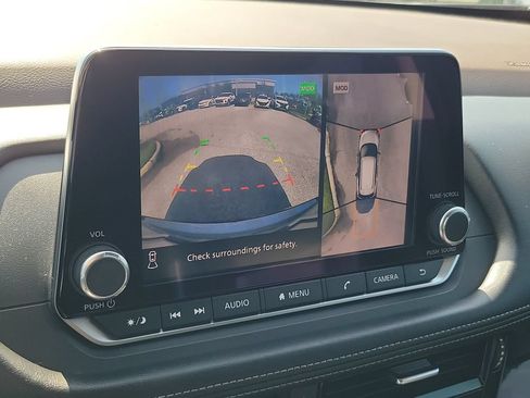 Used 2022 Nissan Rogue SL FWD image 28
