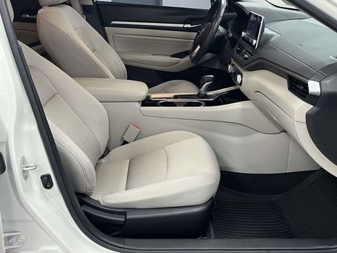 Used 2022 Nissan Altima 2.5 SV w/ SV Premium Package FWD image 28