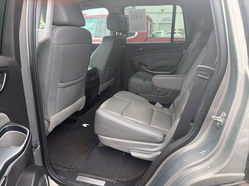 Used 2019 Chevrolet Tahoe LT image 3