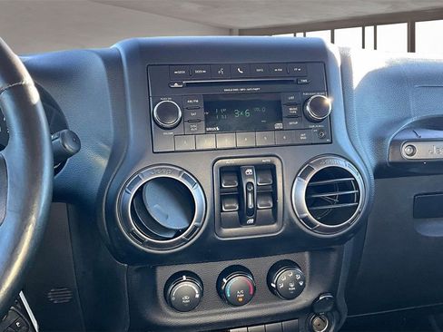 Used 2018 Jeep Wrangler Unlimited Sport S image 6