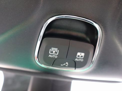 New 2025 Jeep Compass Latitude w/ Sun & Sound Group image 24