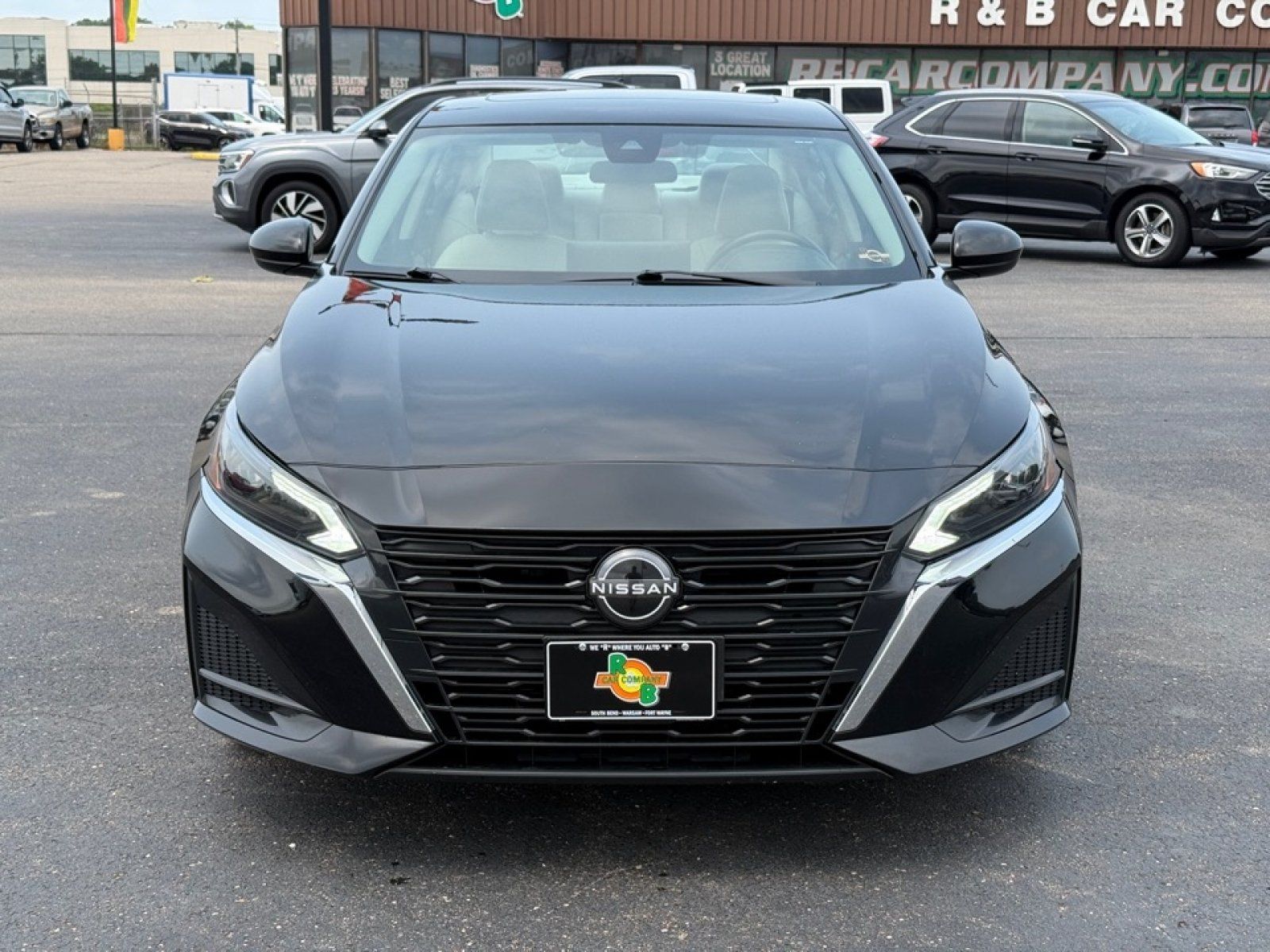 Used 2023 Nissan Altima 2.5 SV w/ SV Premium Package AWD/4WD image 3