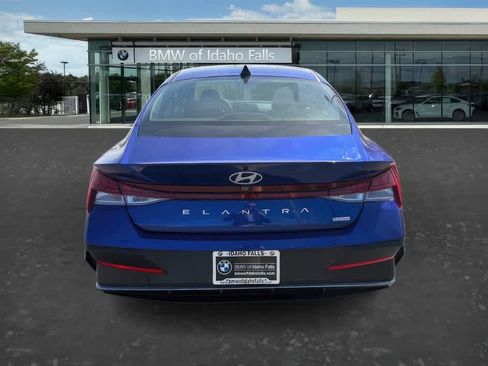 Used 2025 Hyundai Elantra Blue FWD image 7
