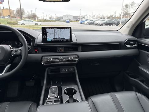 Used 2025 Honda Pilot Touring image 30