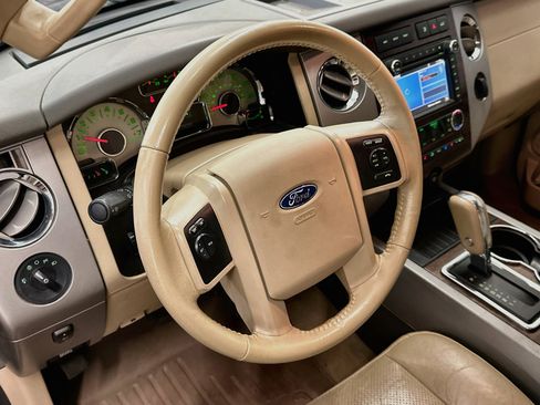 Used 2012 Ford Expedition XLT AWD/4WD image 18