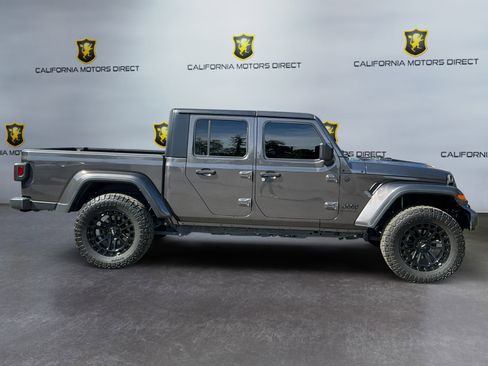 Used 2024 Jeep Gladiator Sport image 4