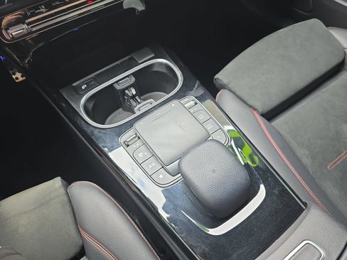 Used 2023 Mercedes-Benz CLA 250 4MATIC image 23
