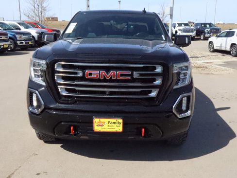 Used 2020 GMC Sierra 1500 AT4 w/ Off-Road Performance Package AWD/4WD image 2