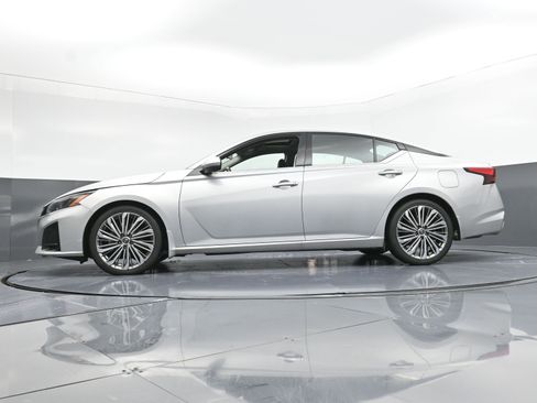 Used 2023 Nissan Altima 2.5 SL image 24