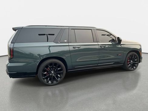 Certified 2026 Cadillac Escalade ESV V AWD/4WD image 7