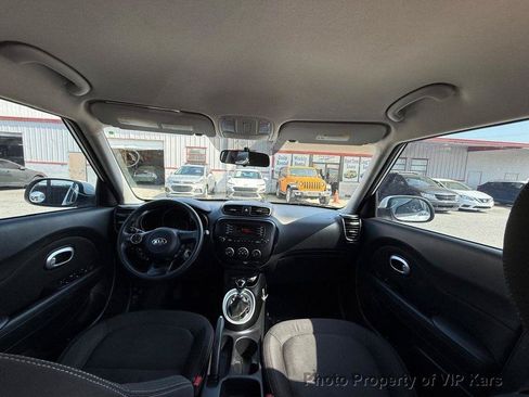 Used 2016 Kia Soul FWD image 13