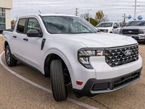 New 2025 Ford Maverick XLT w/ Equipment Group 301A AWD/4WD image 2