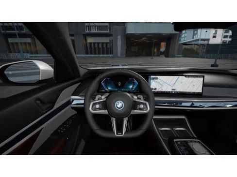 New 2026 BMW 750e xDrive 750e xDrive image 13