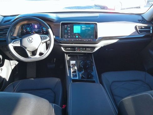 Used 2025 Volkswagen Atlas SE image 10