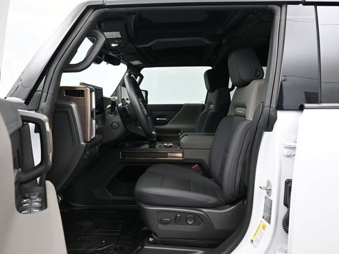 Used 2025 GMC Hummer EV 2X w/ LPO, Sport Package AWD/4WD image 9