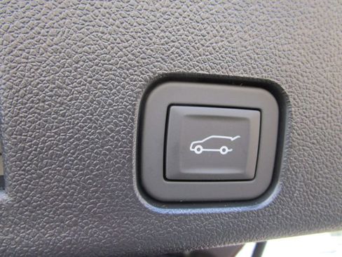 New 2026 Chevrolet Traverse LT w/ Driver Confidence Package image 17