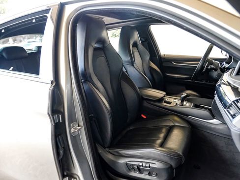 Used 2017 BMW X6 M AWD/4WD image 38