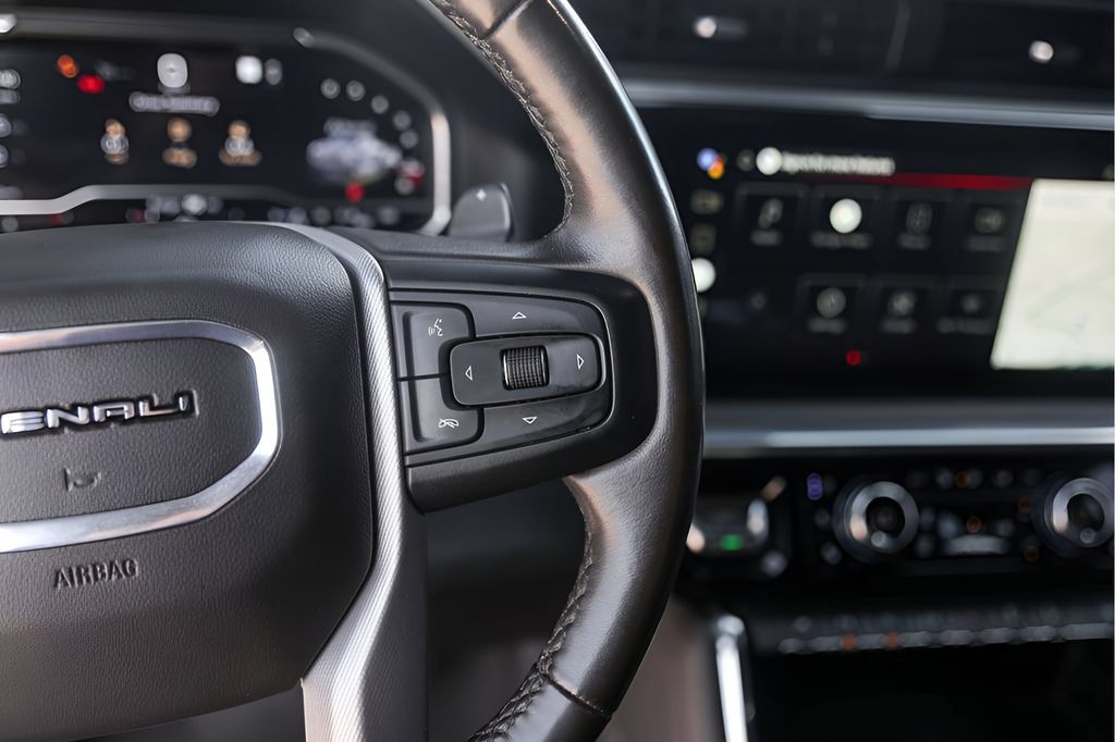 Used 2022 GMC Sierra 1500 Denali AWD/4WD image 16
