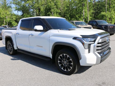 Used 2024 Toyota Tundra Limited AWD/4WD image 10