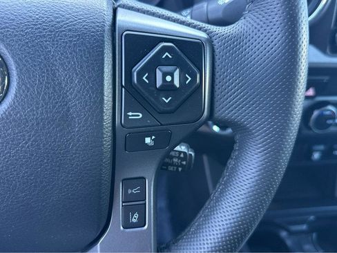 Used 2022 Toyota Tacoma TRD Off-Road image 22