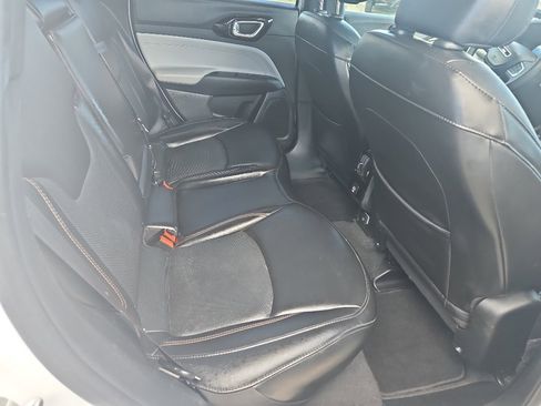 Used 2023 Jeep Compass Limited image 12