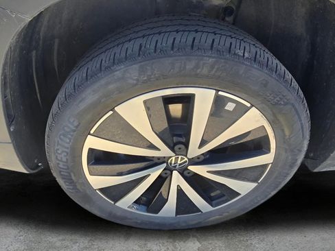 Used 2022 Volkswagen Taos SE AWD/4WD image 17