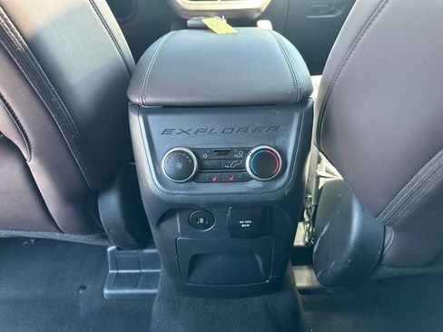Used 2025 Ford Explorer Platinum w/ LUX Leather Package image 25
