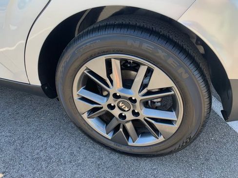 Used 2020 Kia Soul EX FWD image 9