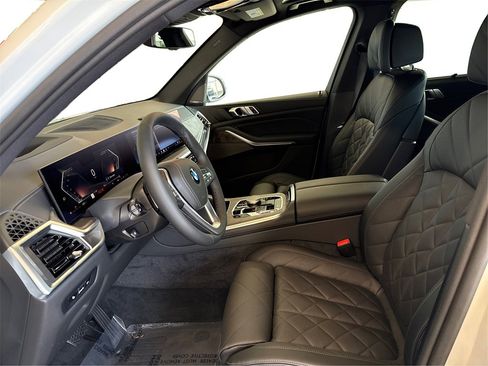 New 2026 BMW X5 sDrive40i image 9